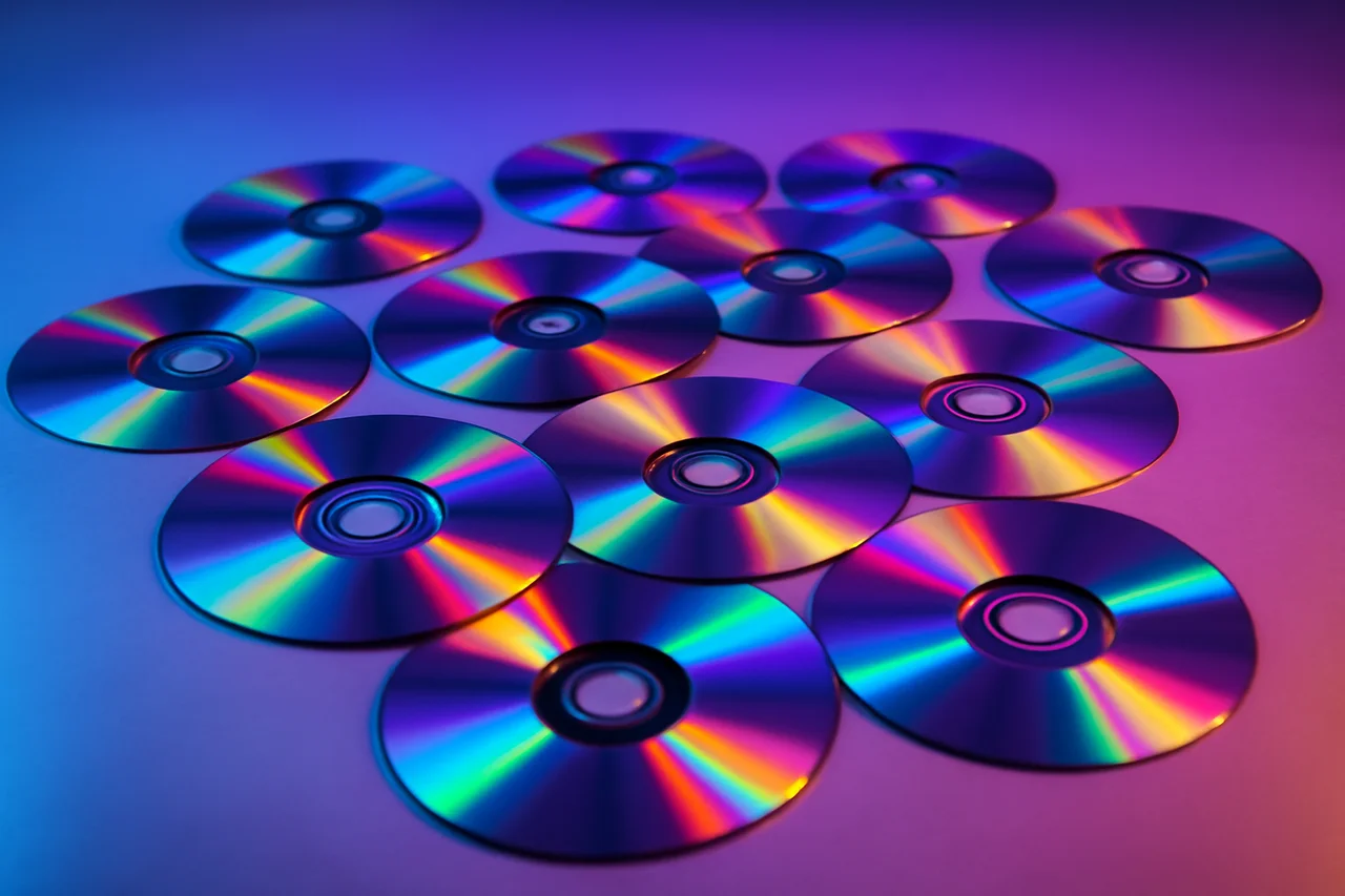 CD Sales Surge 58.6% as Consumers Embrace Retro Tech